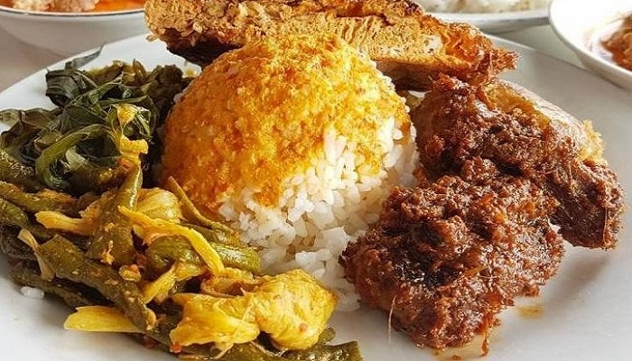 Dari Rantau Menembus Duka Solok: 1.000 Paket Jum’at Berkah IKASMIN-SS Mengalir untuk Korban Galodo